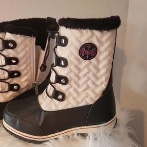 NWOT  Totes Kids Black and White Winter Boots